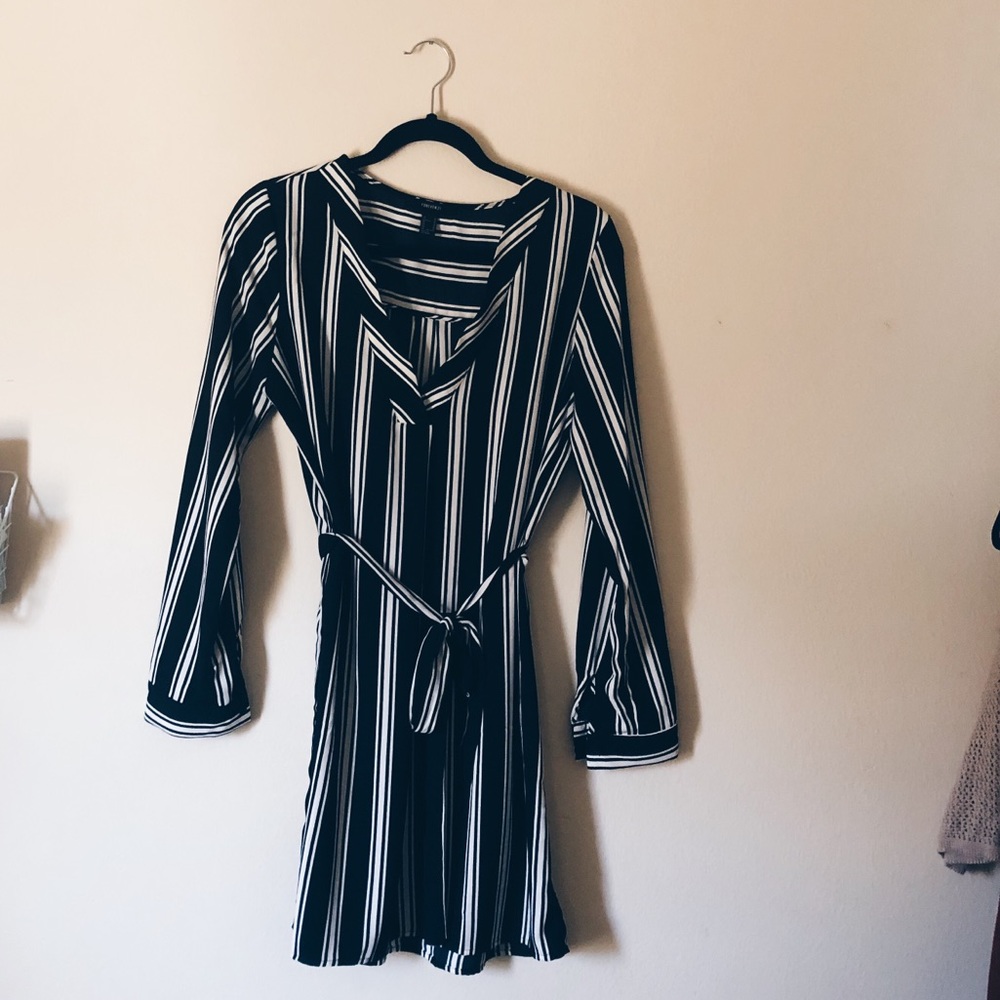 F21 long sleeve dress